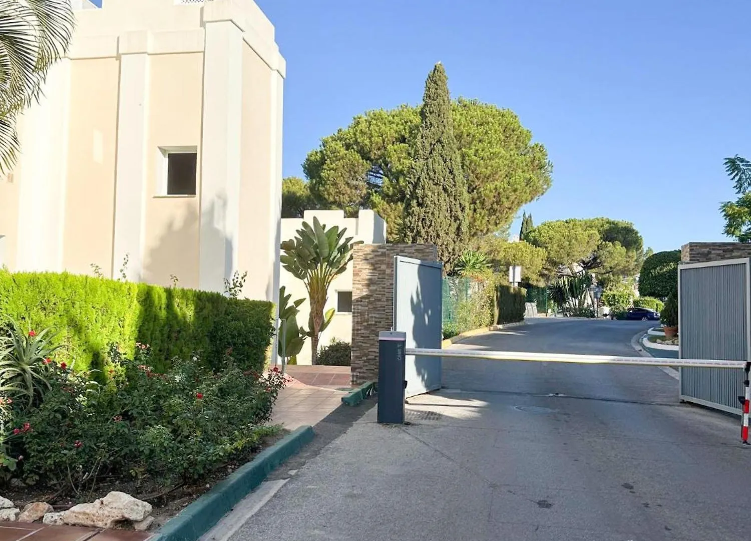Marbella Golf Garden Apartments Benahavis Spain